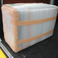 厳重に梱包して配送